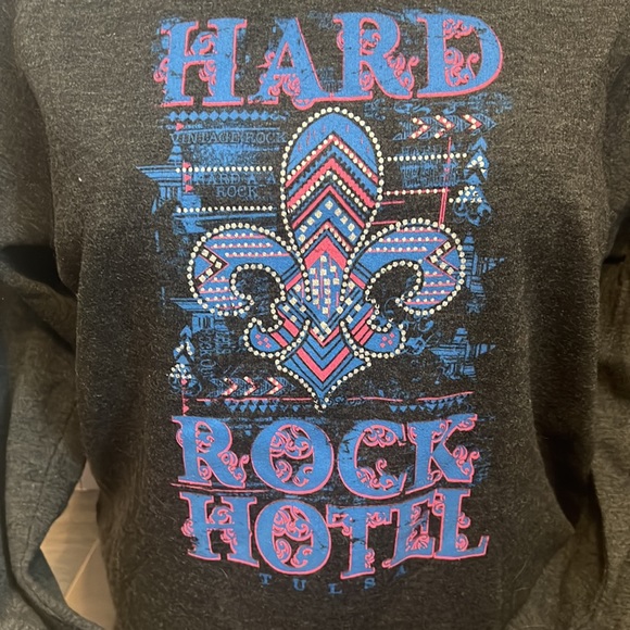 Hard Rock Tulsa Sweatshirt - Picture 2 of 3